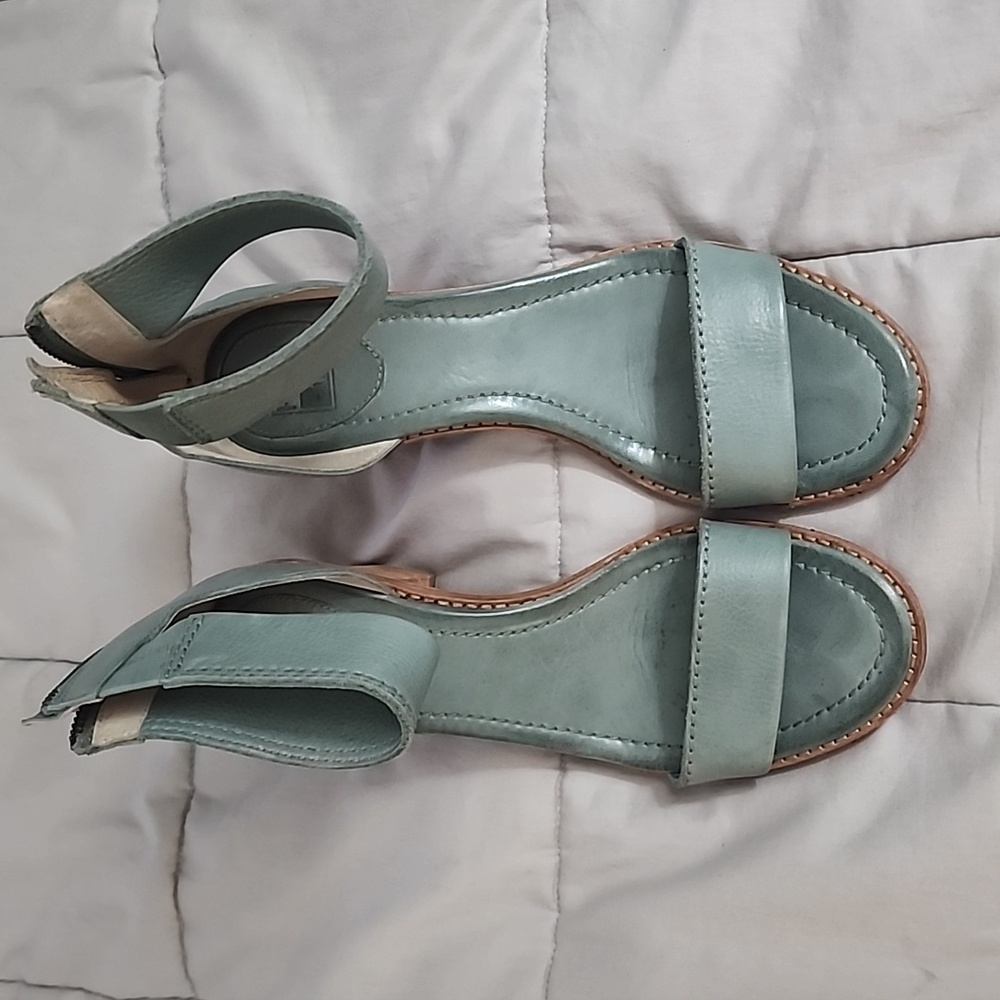 Frye Ankle-Strap Sandals in Sage Green Sz 8